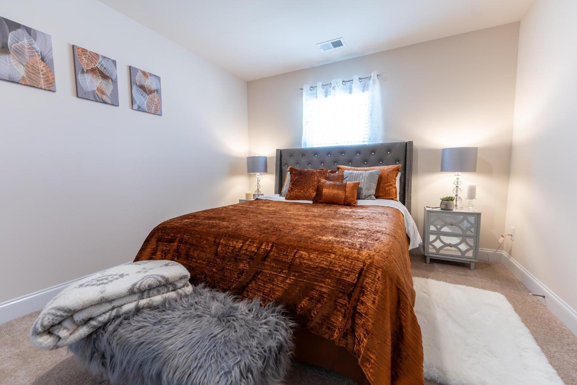 Luxury Bedroom With Private Bath Hampton Exterior foto